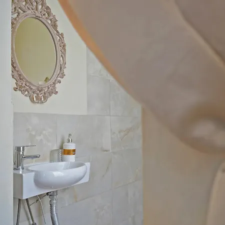 Апартаменти Chateau Leconte *
